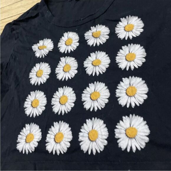 TRULY MADLY DEEPLY Womens L Crop Tee Daisy Black Nature Classic Boho Basic L - Picture 5 of 16